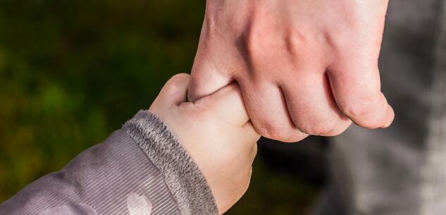 La Guida - Ogni volta che un essere umano utilizza la propria forza  per fare del male a chi è più debole… si allontana dall’umanità