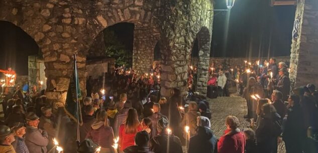 La Guida - Liberazione, a Chiusa Pesio la tradizionale fiaccolata al Sacrario Partigiano
