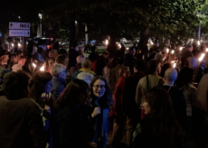 La Guida - La fiaccolata a Cuneo per celebrare la Liberazione (video)