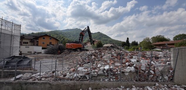 La Guida - Bernezzo, demolita la scuola primaria: entro il 2028  quella nuova (FOTO)