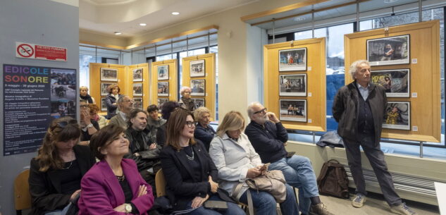 La Guida - Inaugurata la mostra fotografica “Edicole Sonore”
