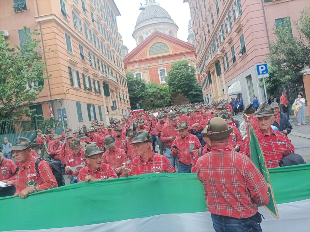 Alpini peveragnesi all'Adunata di Genova