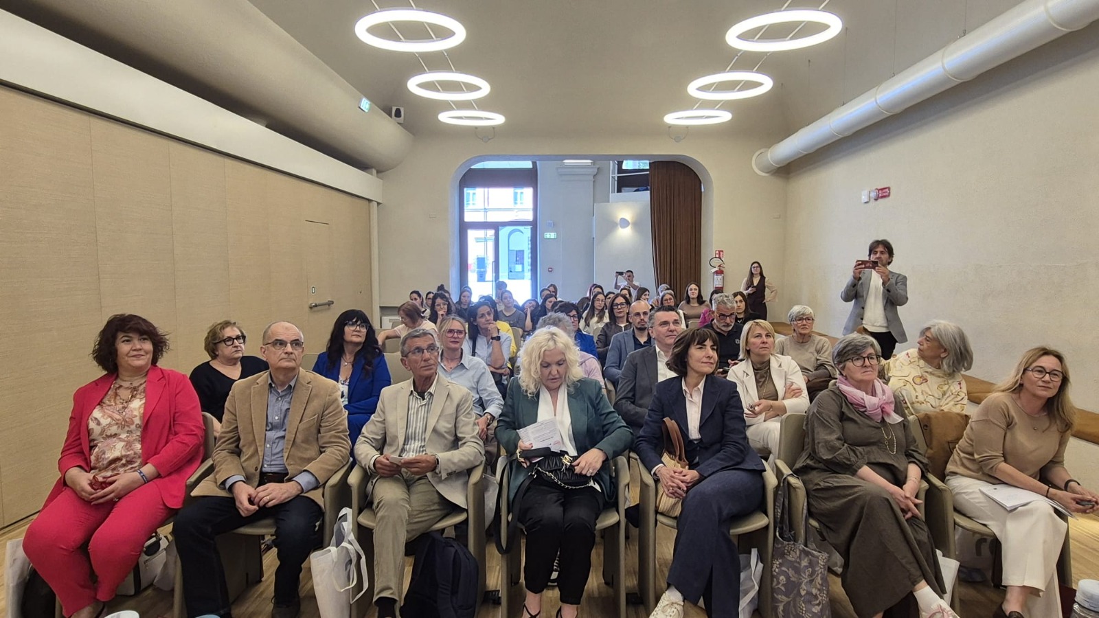 Parrucchieri ed estetisti diventano “sentinelle” contro la violenza di genere