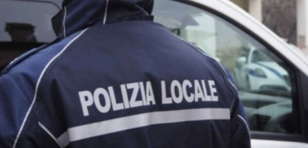 La Guida - Abbandona rifiuti e urina in Centro storico: uomo sanzionato a Ceva