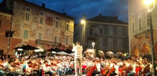 La Guida - Note di stelle in Piazza Maggiore a Mondovì (video)