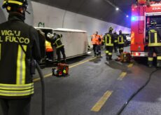 La Guida - Vigili del Fuoco in esercitazione di soccorso al tunnel di Tenda
