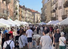 La Guida - Il 4 luglio tornano i mercatini di artigianato in via Roma