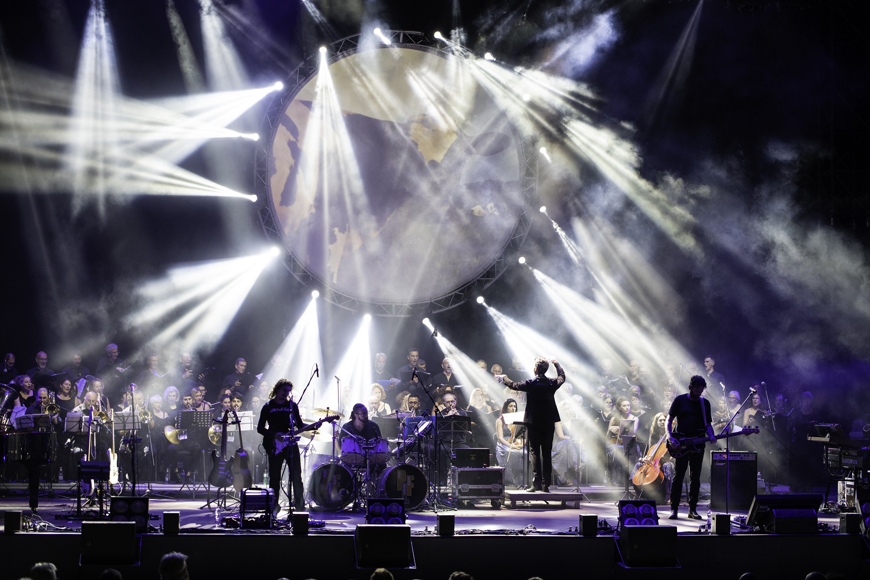 “The dark side of the moon”, a Cuneo Pink Floyd Legend e orchestra