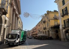 La Guida - Inizia il montaggio delle luminarie per la Madonna del Carmine