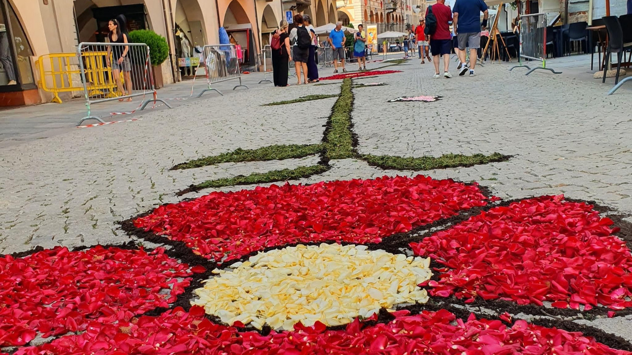 Laboratorio e appuntamenti gastronomici aspettando l’Infiorata e la processione delle confraternite