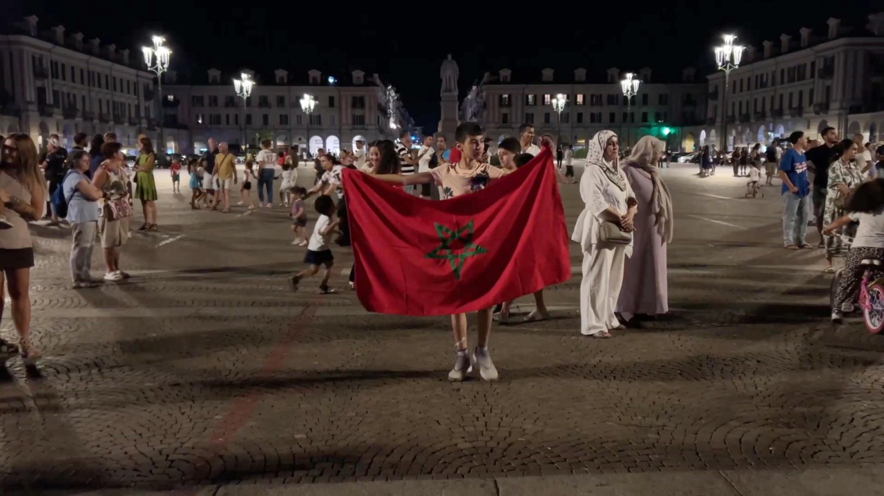 La comunità marocchina di Cuneo fa festa per i Mondiali (video)
