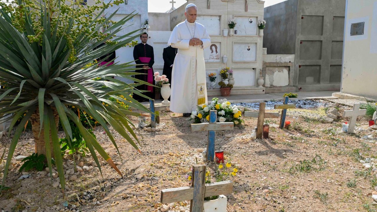 Leone XIV a Lampedusa: “I morti in questo mare sono vittime di decisioni prese e mancate”