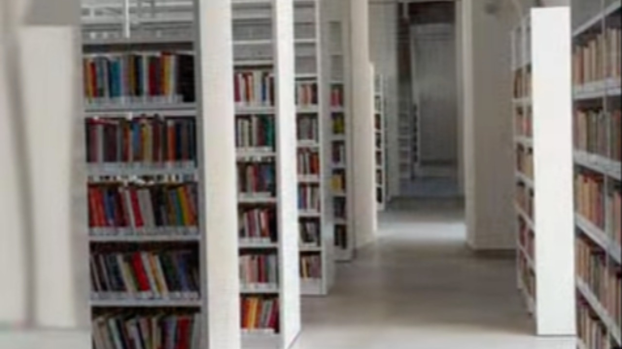 Nuova biblioteca di Cuneo, traslocata tutta la sezione narrativa