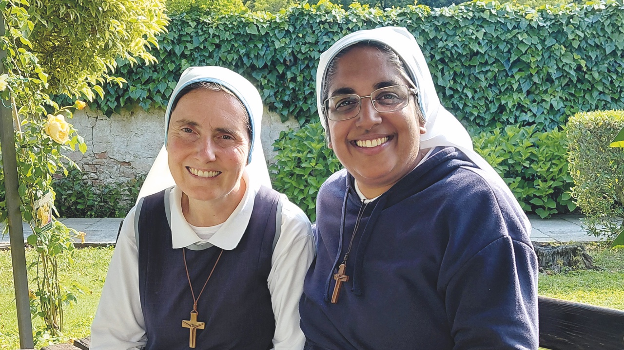 Claudia, Susan e Sumi, le suore  del sorriso della Comunità Cenacolo 