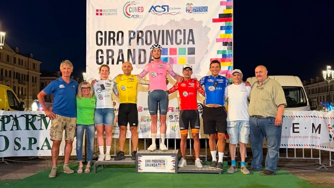 Il sudafricano Alexander Worsdale vince la cronoprologo del 16° Giro Provincia Granda