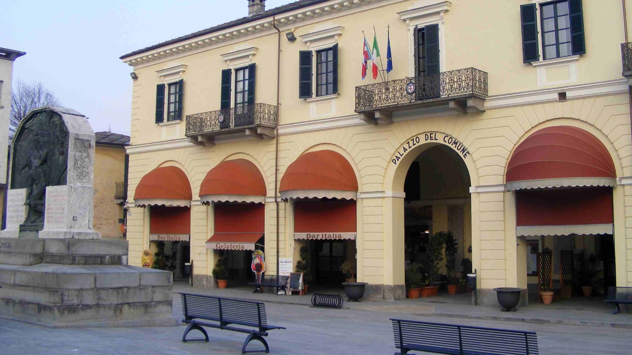 A Barge torna la "cena in bianco”