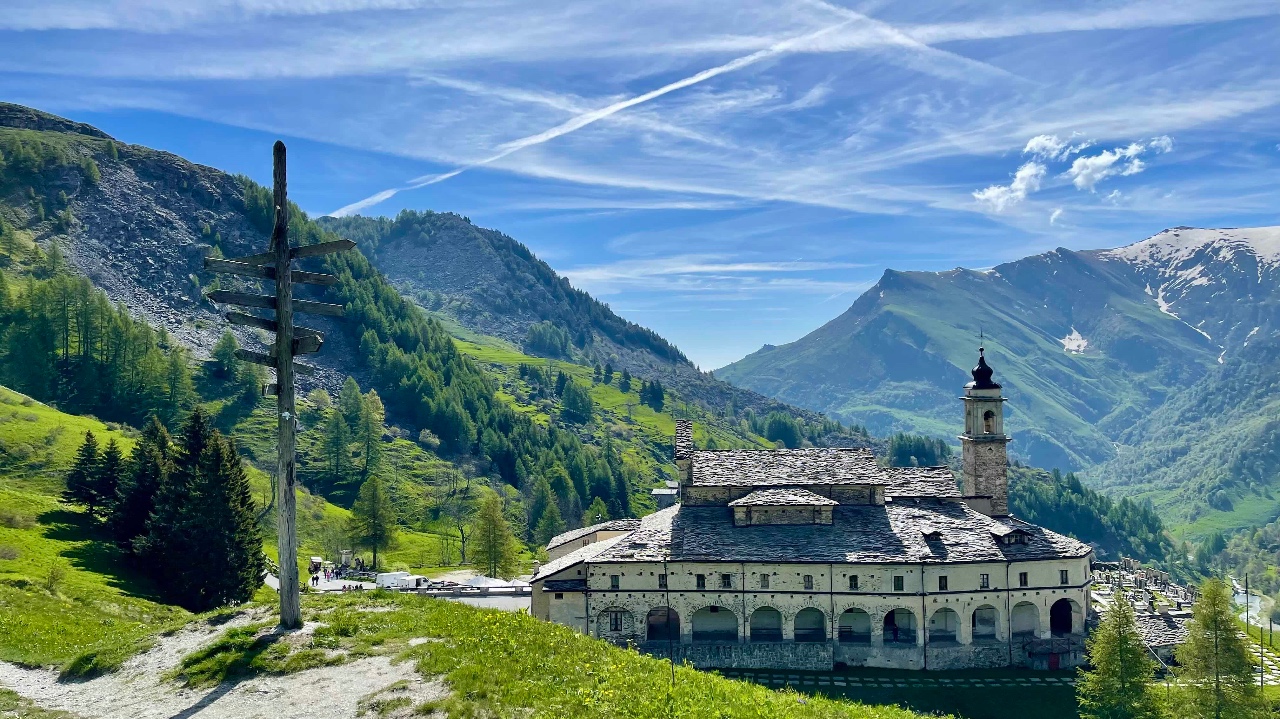 Castelmagno, camminare sul sentiero di San Magno