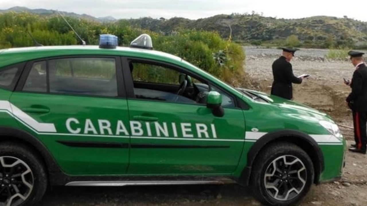 Clavesana, 11 indagati per falso, peculato e detenzione illecita di armi