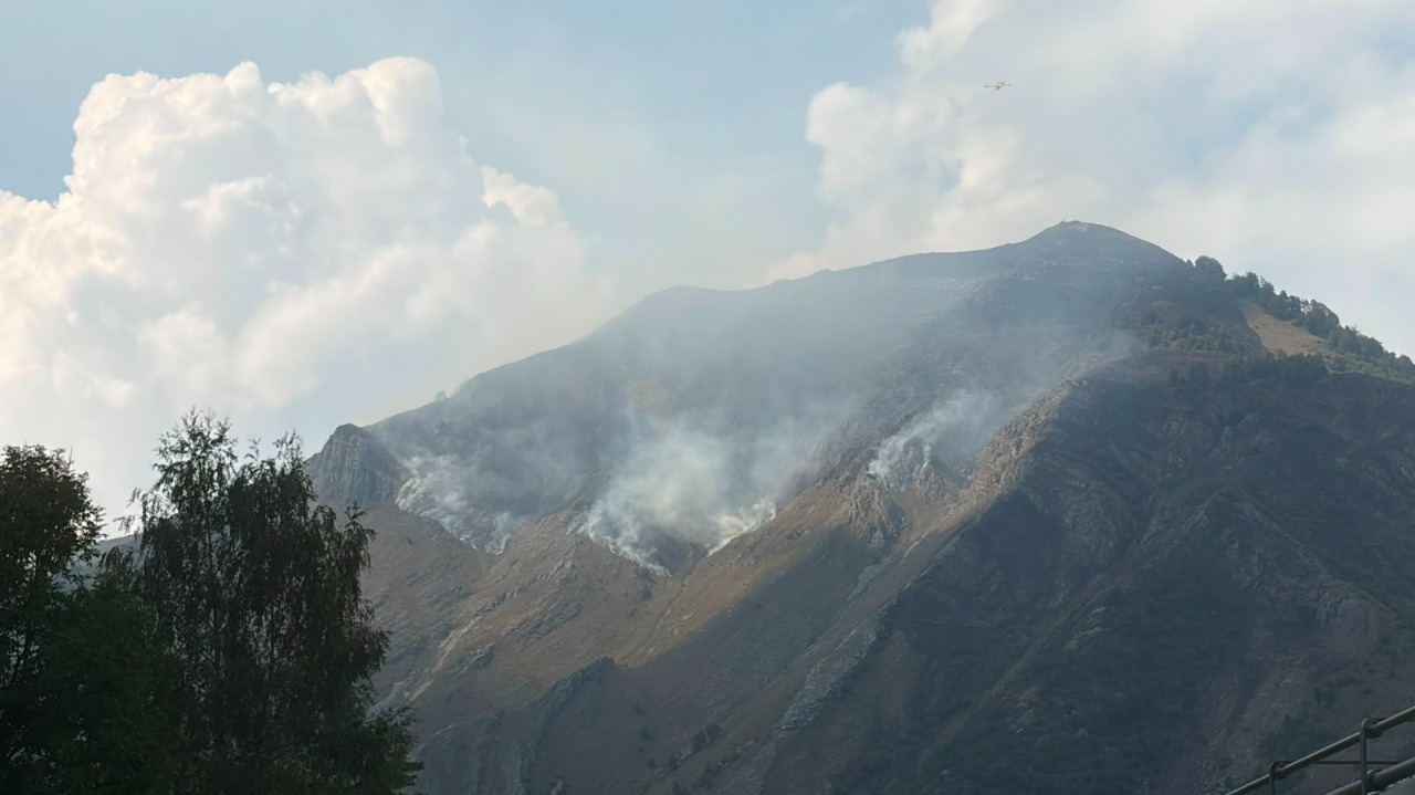 Valdieri, le fiamme hanno raggiunto un'estensione del fronte di oltre 90 ettari di terra colpita (foto e video)