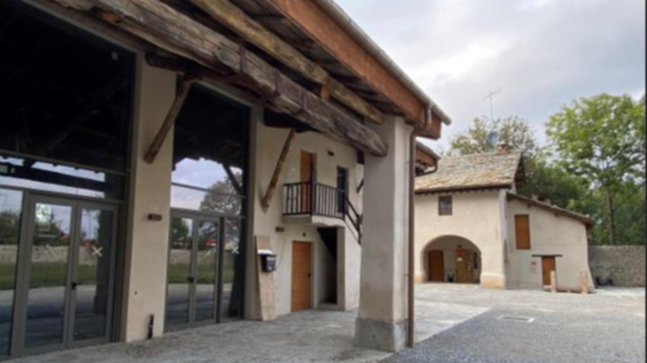 Boselli sulla cascina vecchia di San Rocco Castagnaretta, "ancora abbandonata e con la ristrutturazione interna da effettuare"