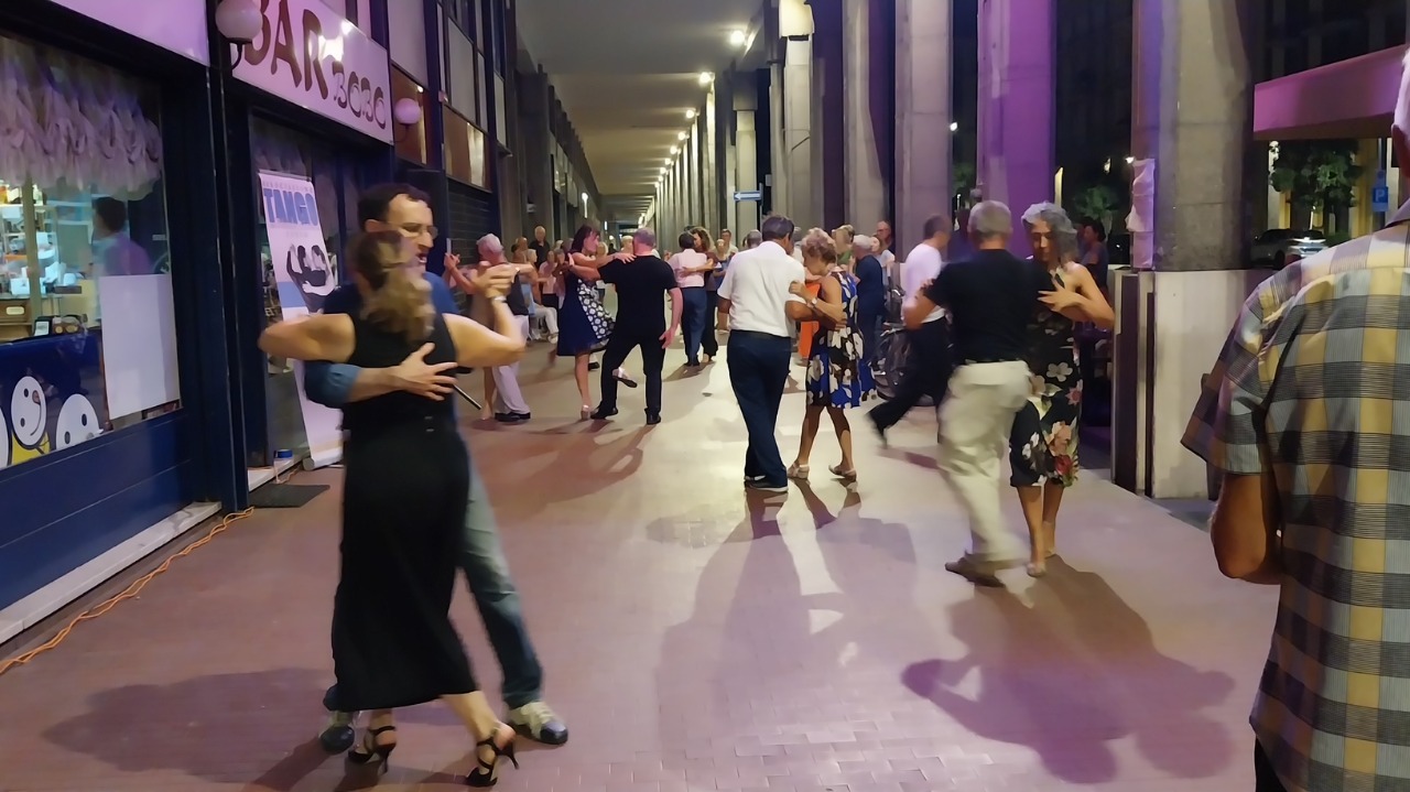 Musica, danza e socialità con i maestri Cecilia Díaz e Oscar Gauna