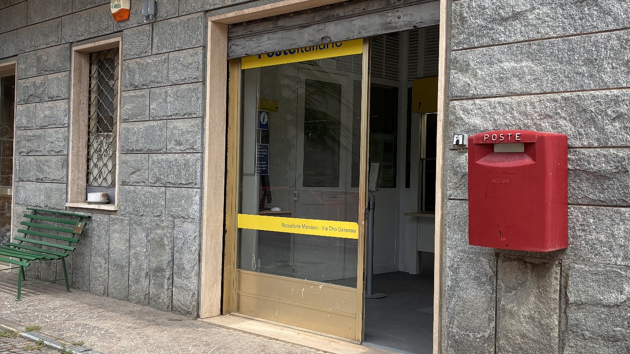 L’ufficio postale di Roccaforte Mondovì riapre al pubblico dopo la ristrutturazione