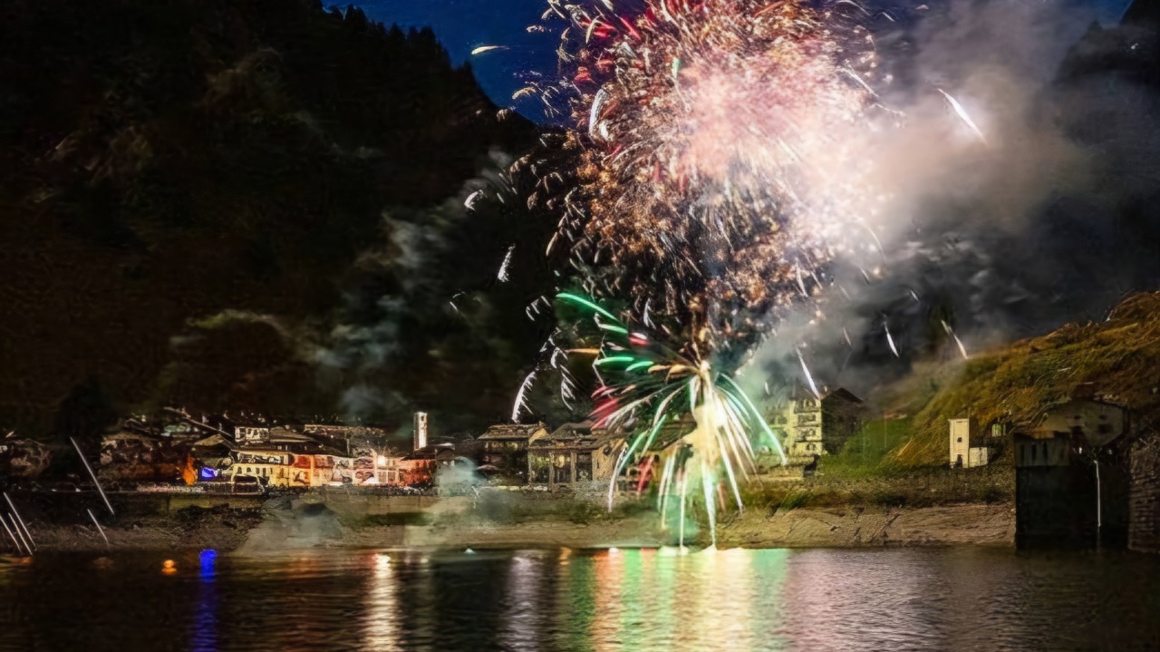 Allerta incendi, annullati i fuochi d’artificio a Pontechianale