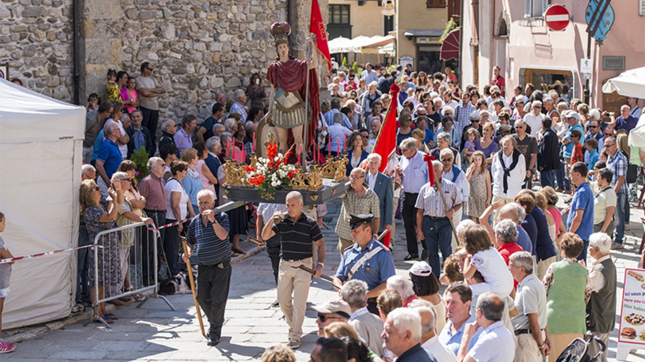 Festa per le vie di Limone Piemonte con l'Abaiya
