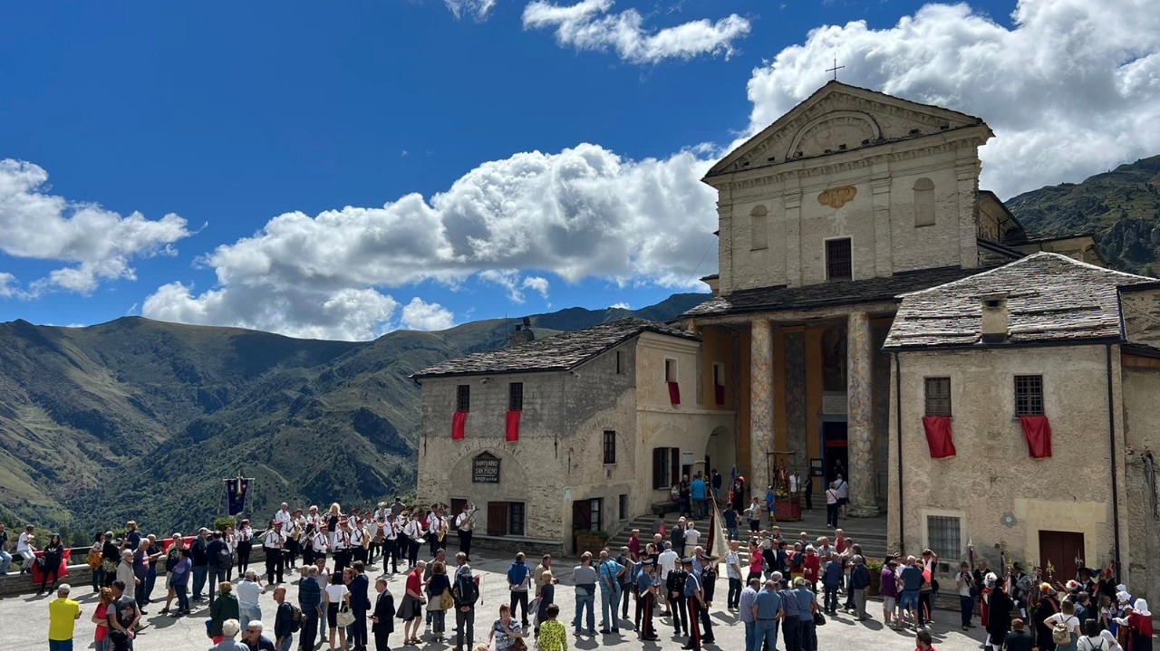 Castelmagno, la festa di San Magno al Santuario