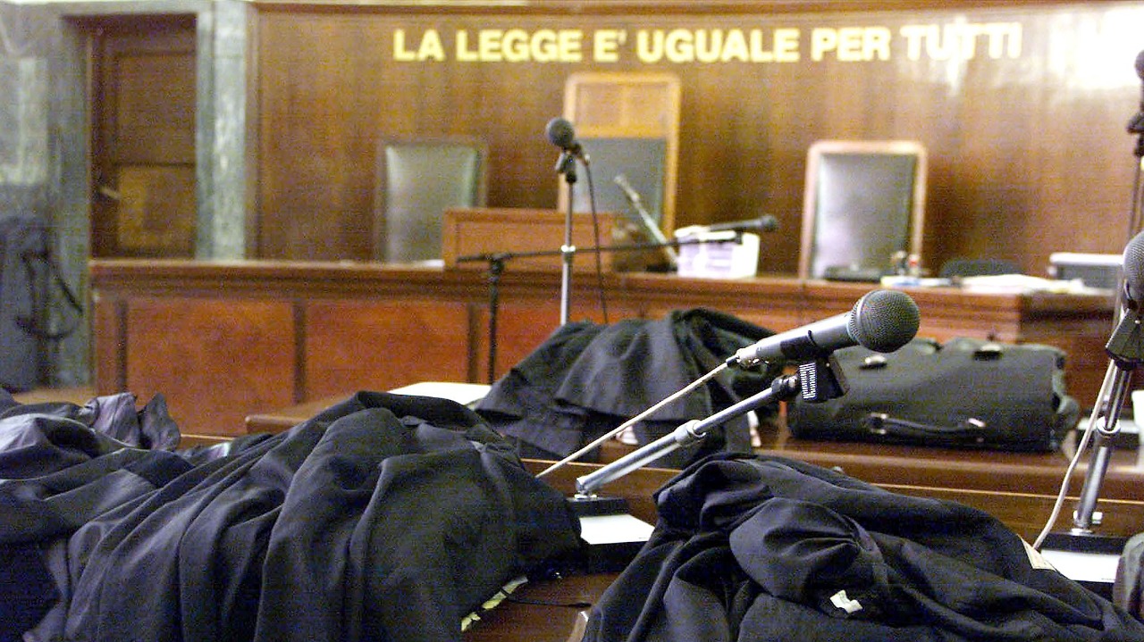 Violenza sulla moglie, condannato a 2 anni e 6 mesi con possibilità di pene alternative