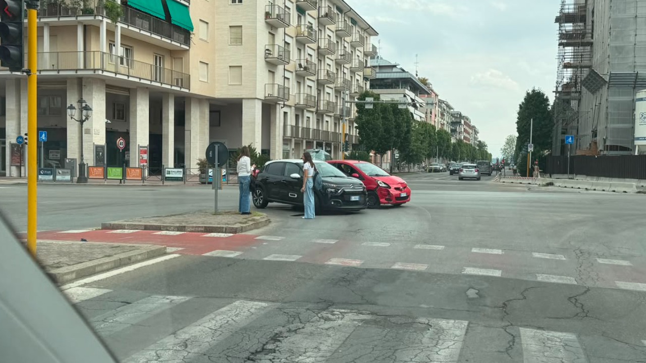 Cuneo, incidente tra corso Nizza e corso Giolitti
