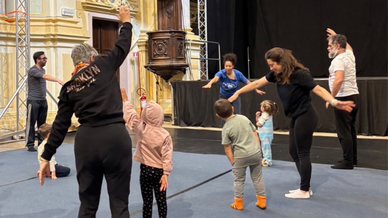 Con Officina Santachiara laboratori teatrali per bambini e ragazzi 