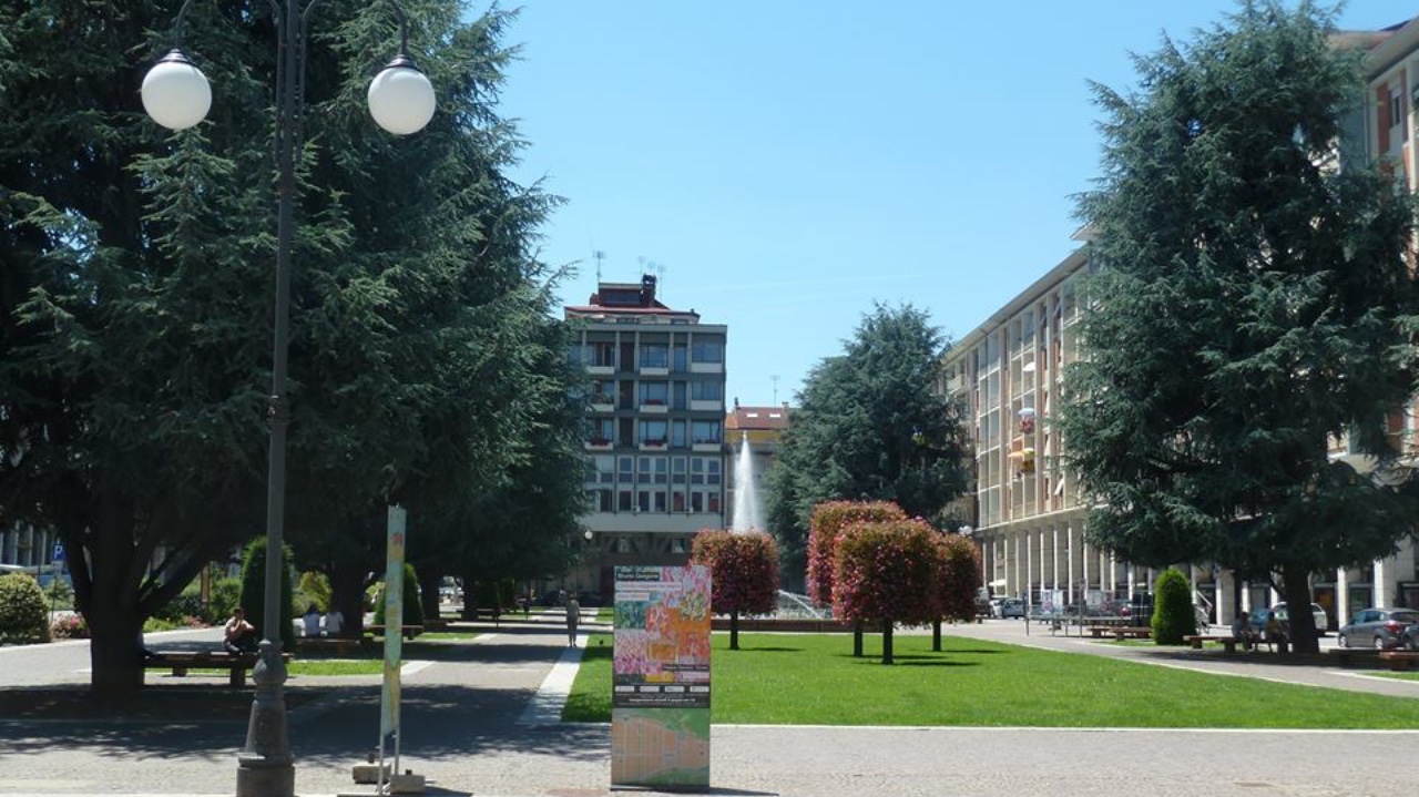 500 firme per chiedere la riattivazione della fontana di piazza Europa