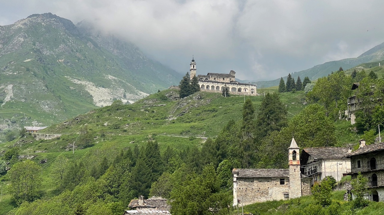 Castelmagno, limitazioni al transito per mezzi pesanti