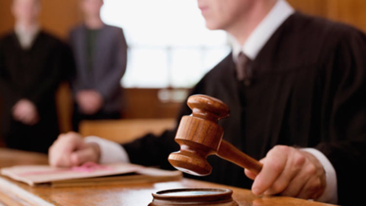 Coppia a processo per circonvenzione di incapace