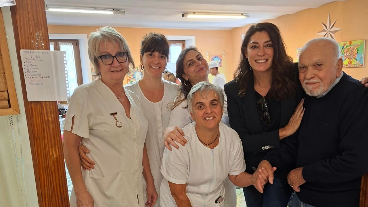 Monterosso Grana, la visita di Elisa Isoardi agli ospiti di Casa Vittoria