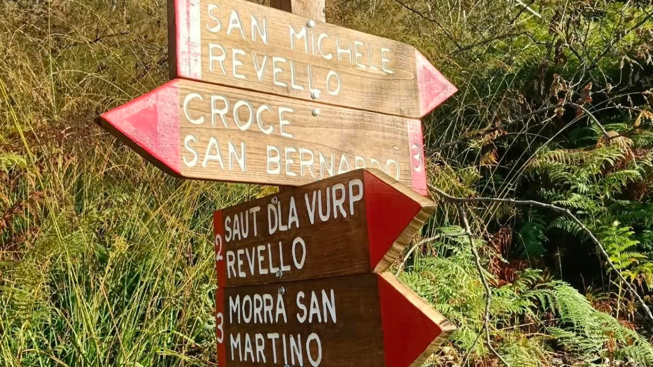 Revello, riapre lo storico sentiero tra i vigneti