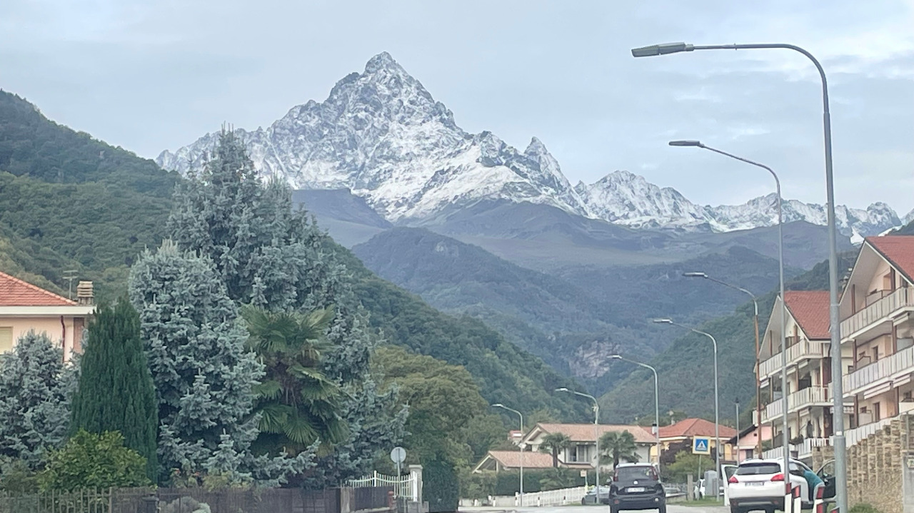 La prima neve è caduta sul Monviso
