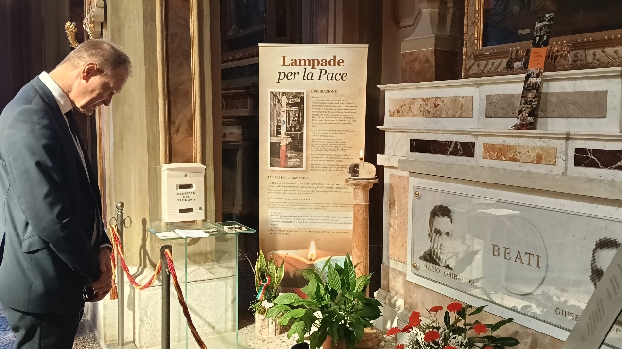 "Rammendare" gli strappi della storia