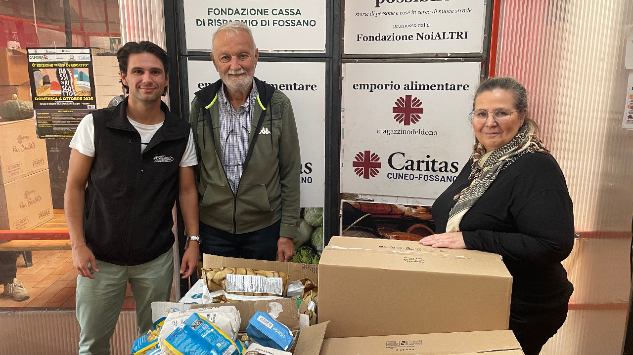 Azzurra mette in moto la solidarietà: 160 kg di cibo donati al territorio