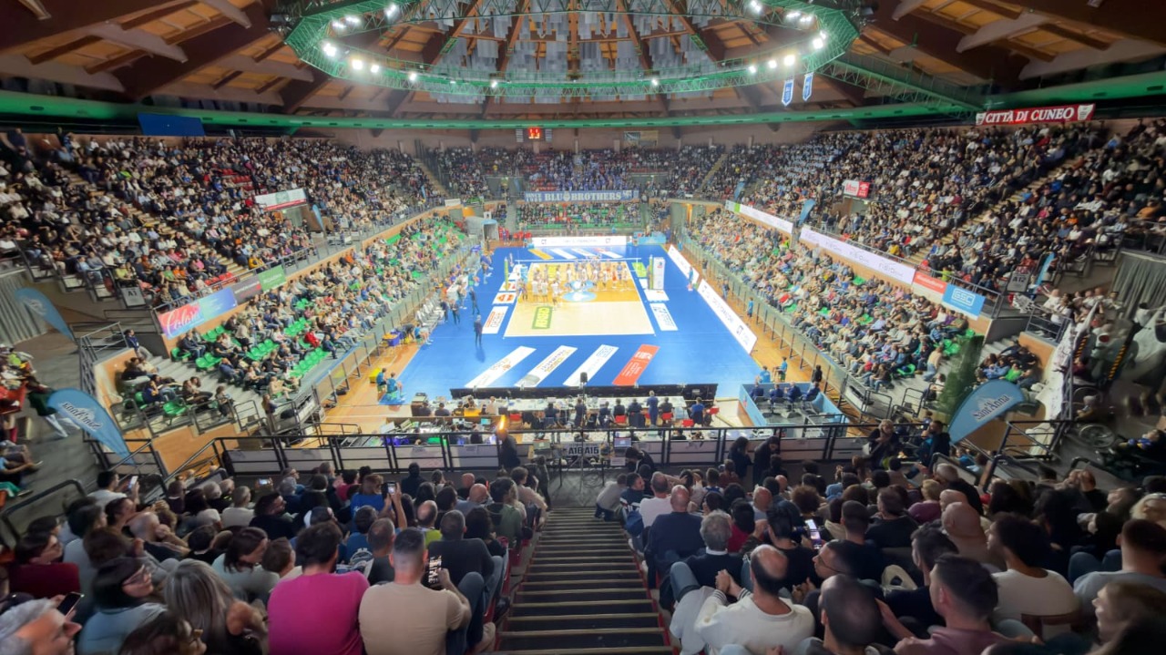 Volley, Cuneo strappa un punto a Perugia davanti ai 4.100 spettatori di casa