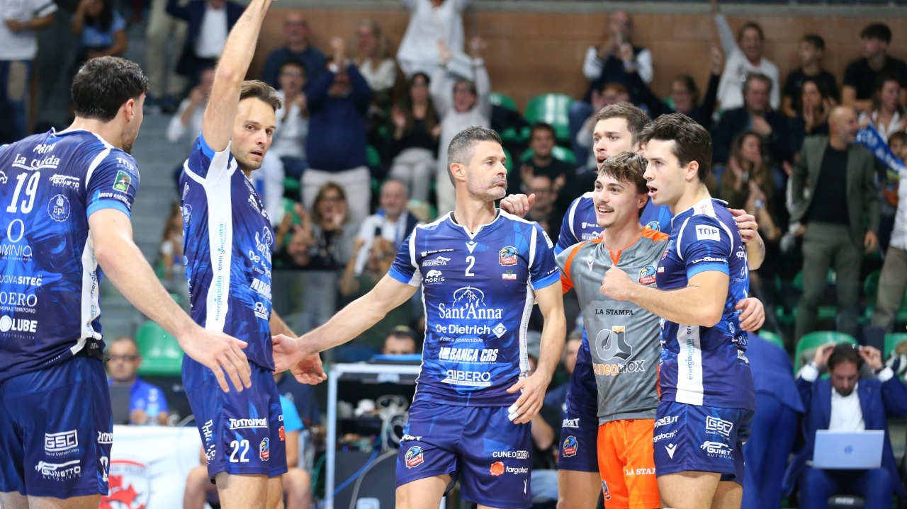 Minacce di morte dopo una battuta sbagliata, la denuncia del palleggiatore Manuel Coscione