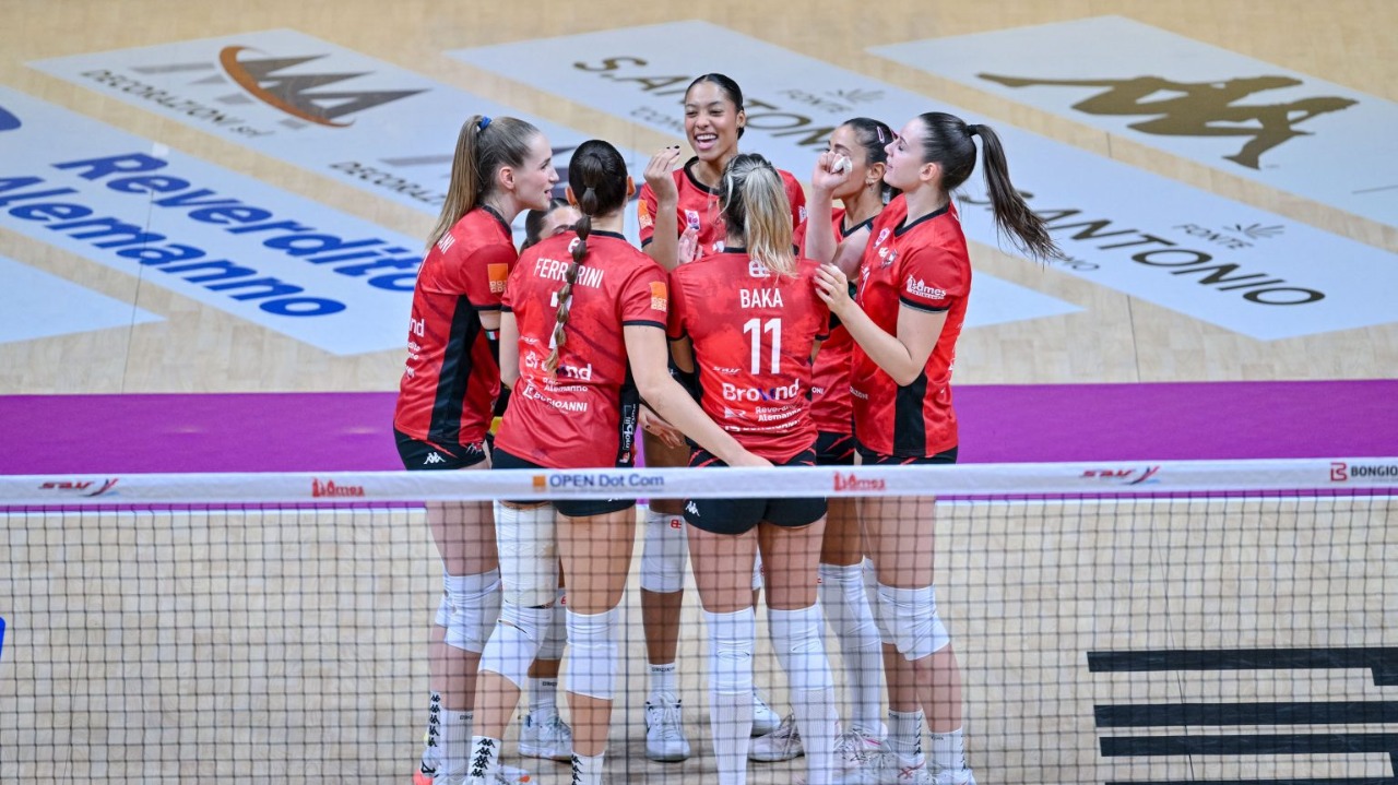La Granda Volley in trasferta a Vallefoglia per cercare il riscatto