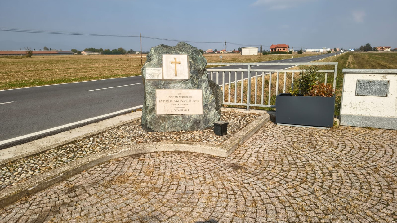 Ripristinato il cippo in memoria di Duccio Galimberti a Tetto Croce