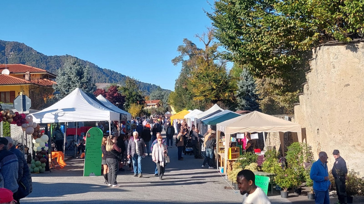 Envie si tinge dei colori autunnali: al via la 23ª “Castagnata”
