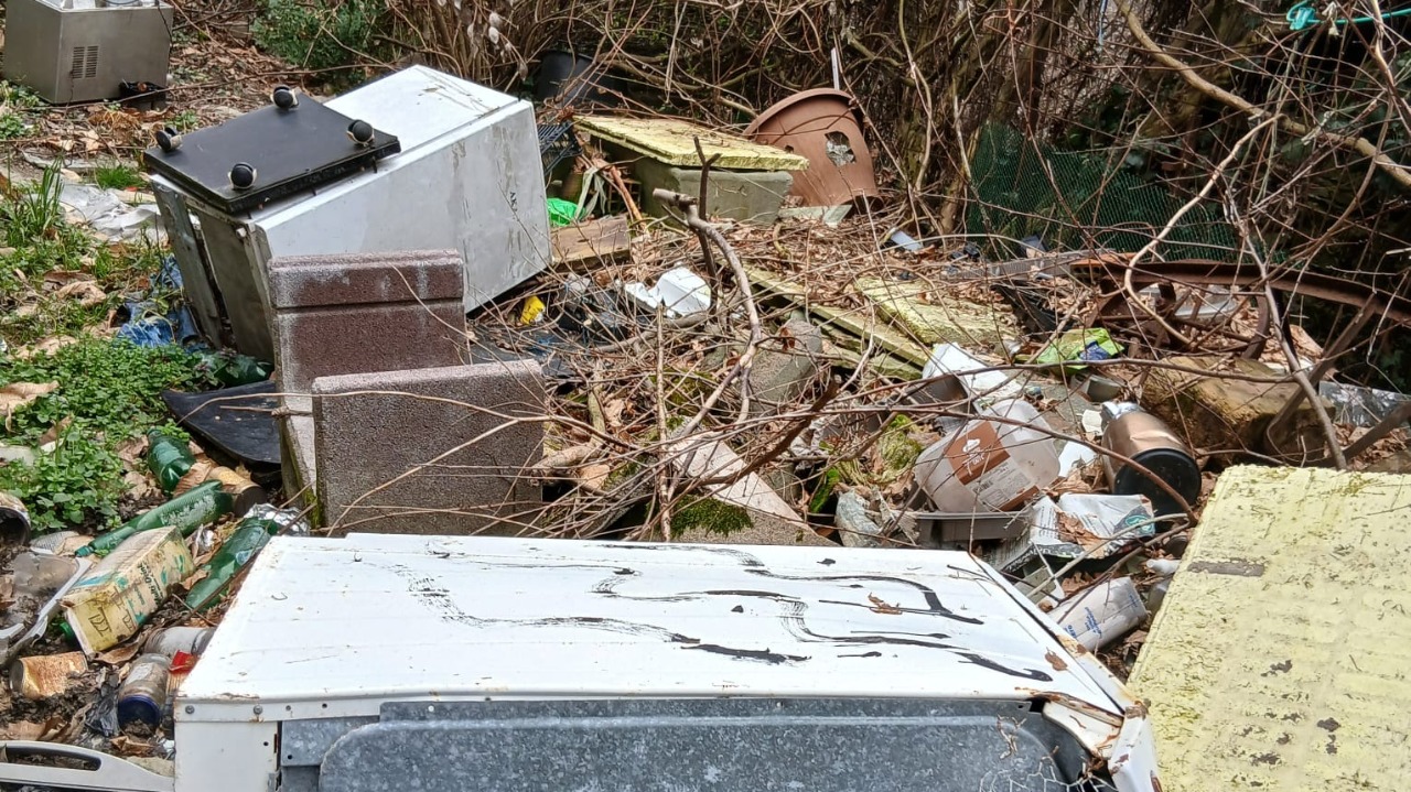 Paesana, a 7 mesi dalla prima denuncia tutto è immobile: rimane la discarica in località Taiarè