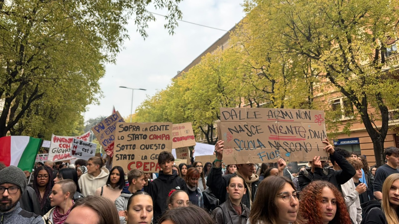"Ci dicono che siamo il futuro, ma noi siamo anche il presente" (video e foto)
